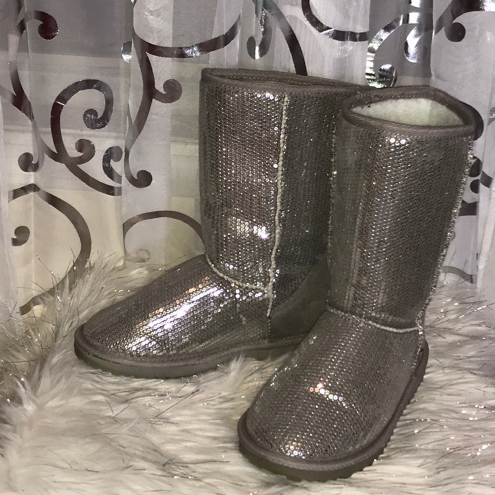 Silver sequin boots ☃️